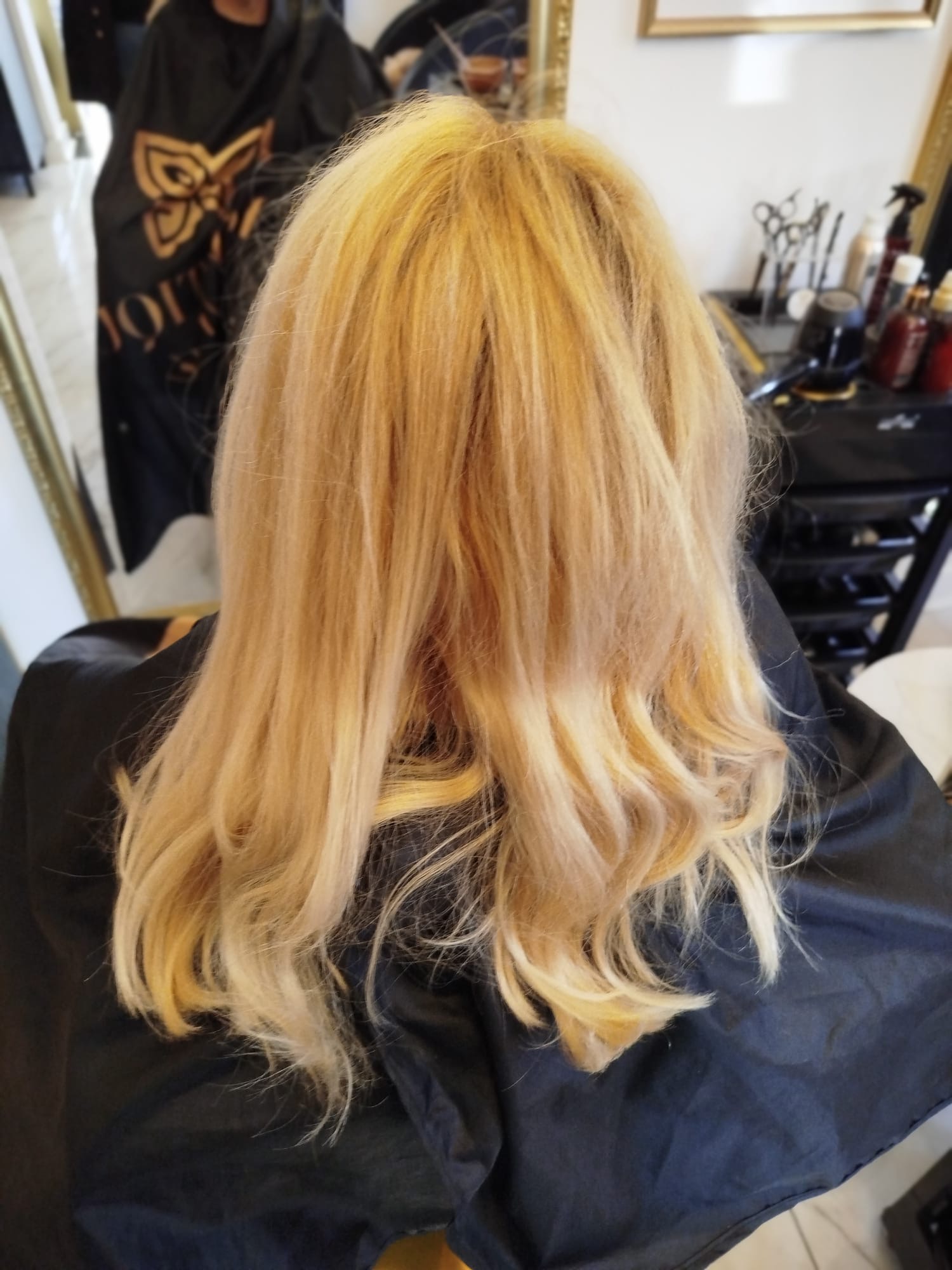 Pre transformacije kose - klijentkinja salona Diamond Jasna